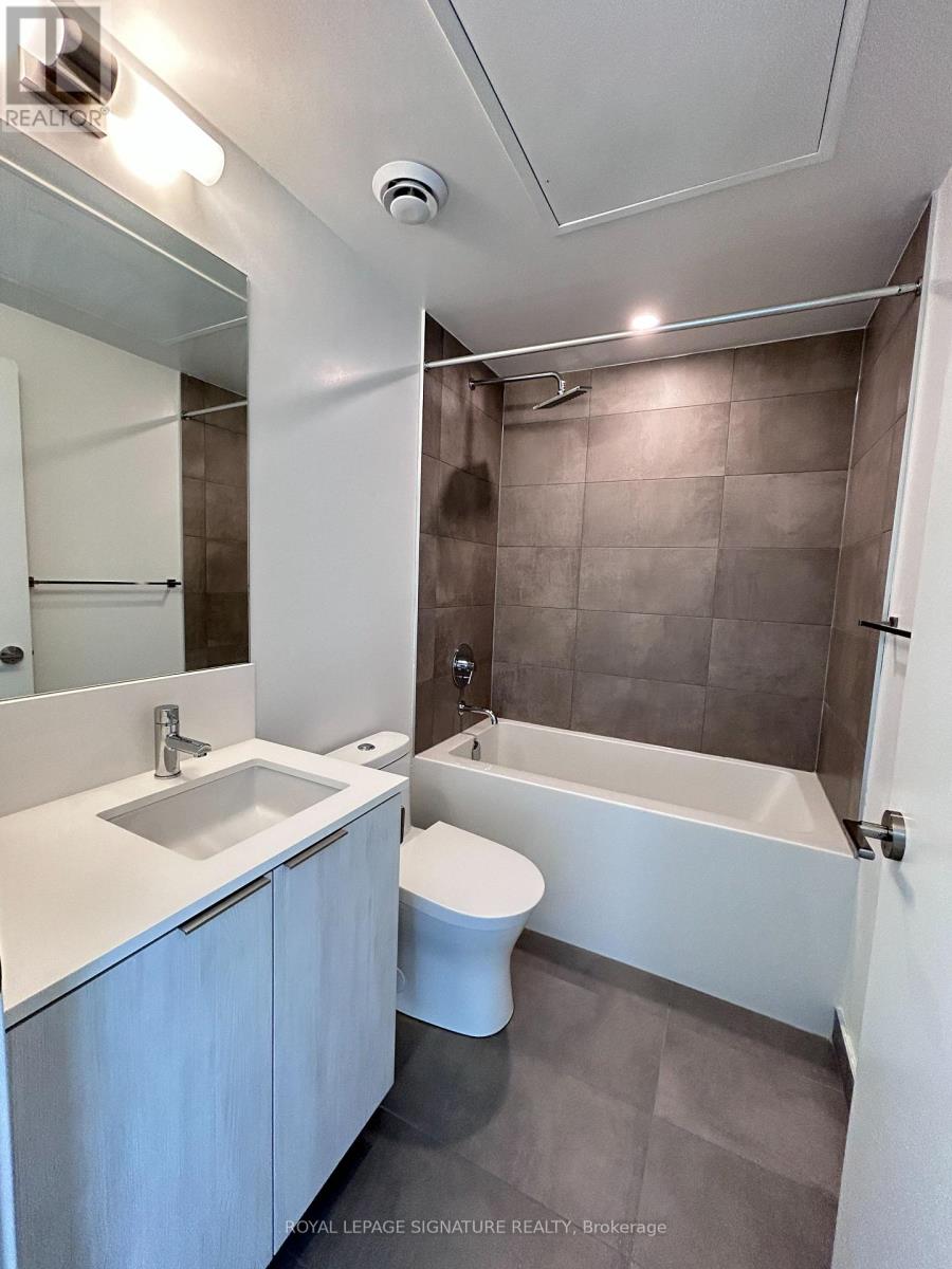 2301 - 8 Wellesley Street W, Toronto, Ontario  M4Y 0J5 - Photo 9 - C12925744