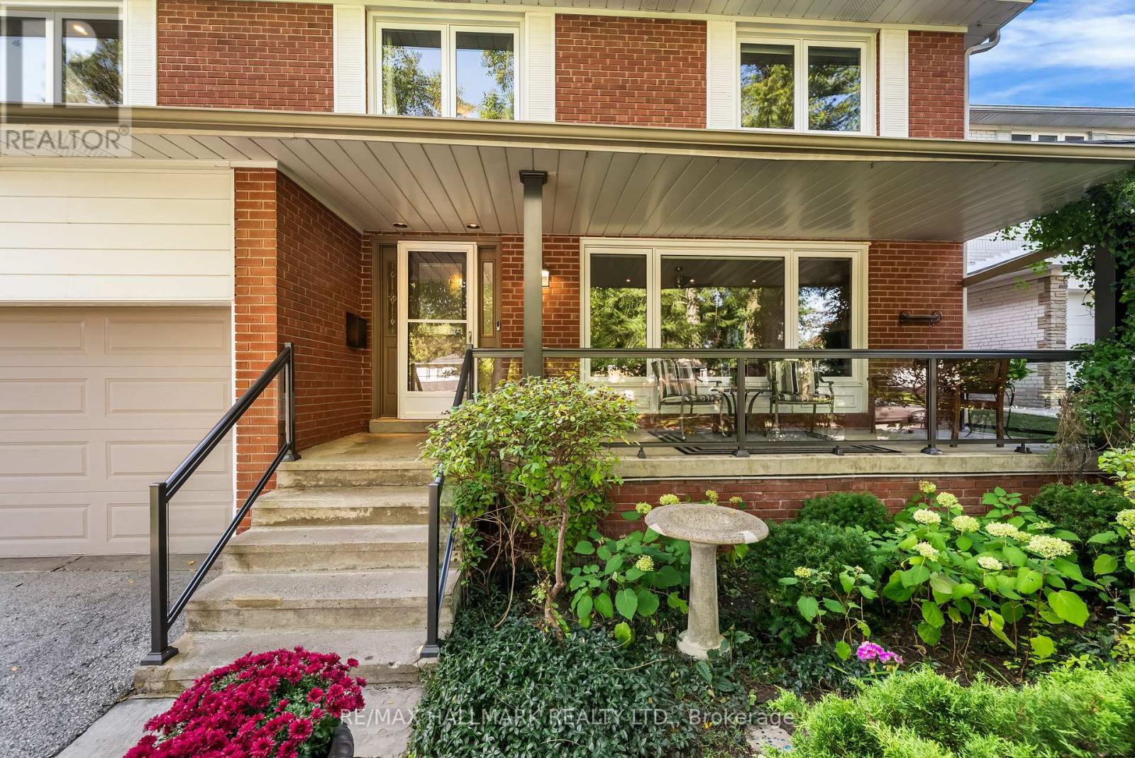 102 Banstock Drive, Toronto (Bayview Woods-Steeles), Ontario  M2K 2H6 - Photo 3 - C12925754