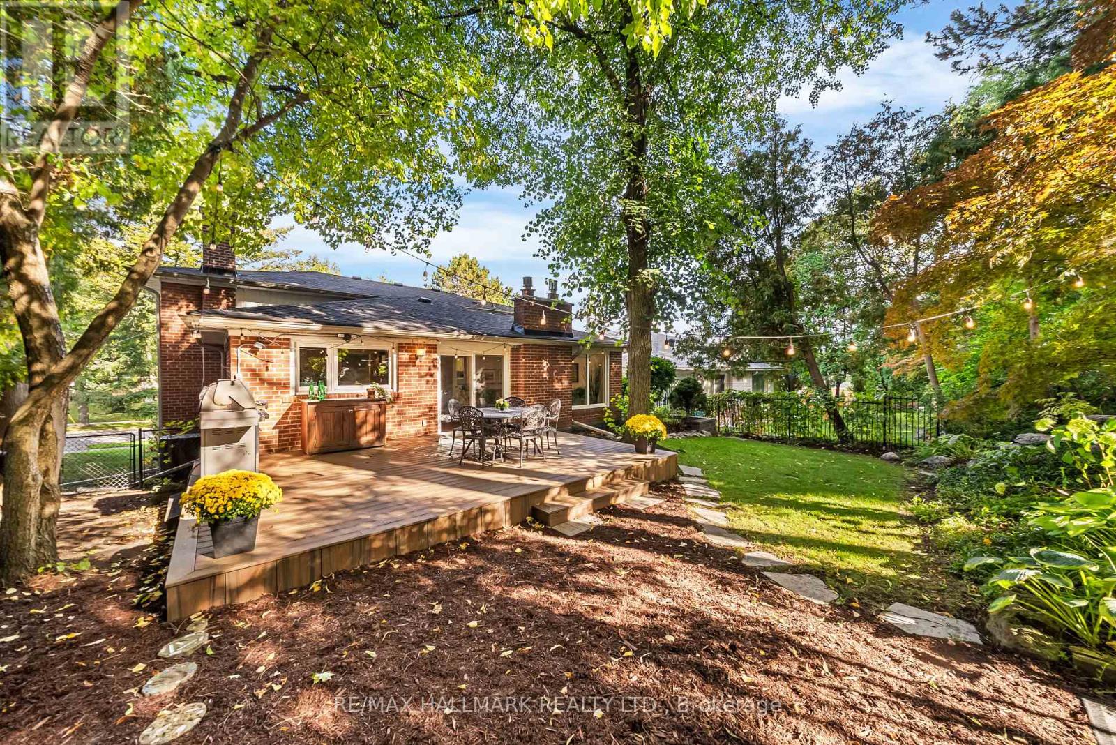 102 Banstock Drive, Toronto (Bayview Woods-Steeles), Ontario  M2K 2H6 - Photo 47 - C12925754