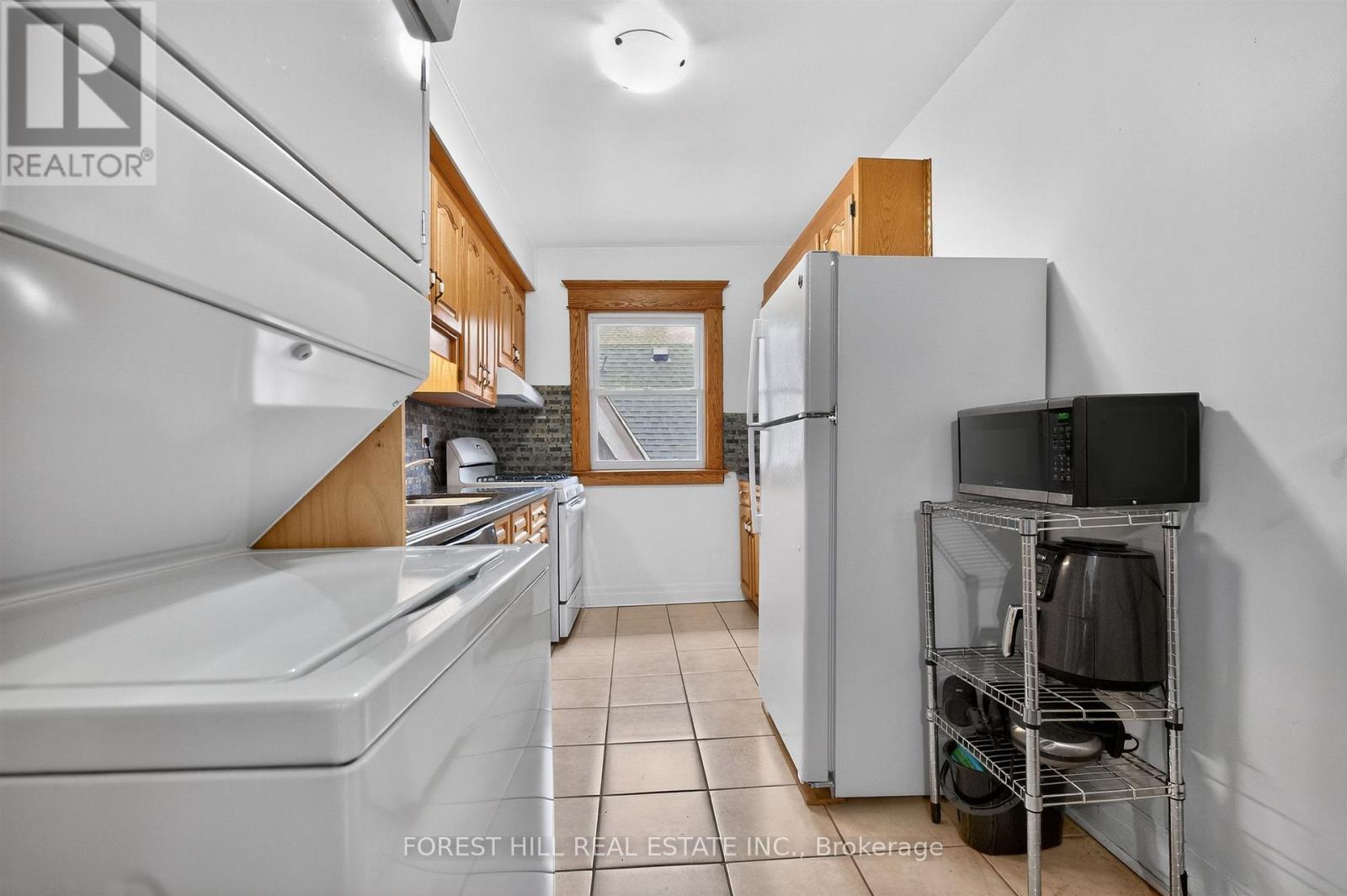 2nd Floor - 416 Palmerston Boulevard, Toronto (Palmerston-Little Italy), Ontario  M6G 2N8 - Photo 13 - C12925824