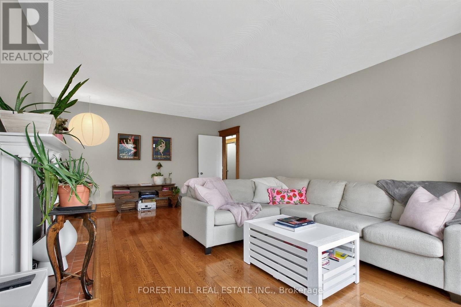 2nd Floor - 416 Palmerston Boulevard, Toronto (Palmerston-Little Italy), Ontario  M6G 2N8 - Photo 7 - C12925824