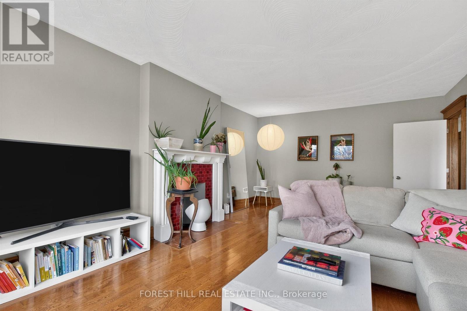 2nd Floor - 416 Palmerston Boulevard, Toronto (Palmerston-Little Italy), Ontario  M6G 2N8 - Photo 8 - C12925824