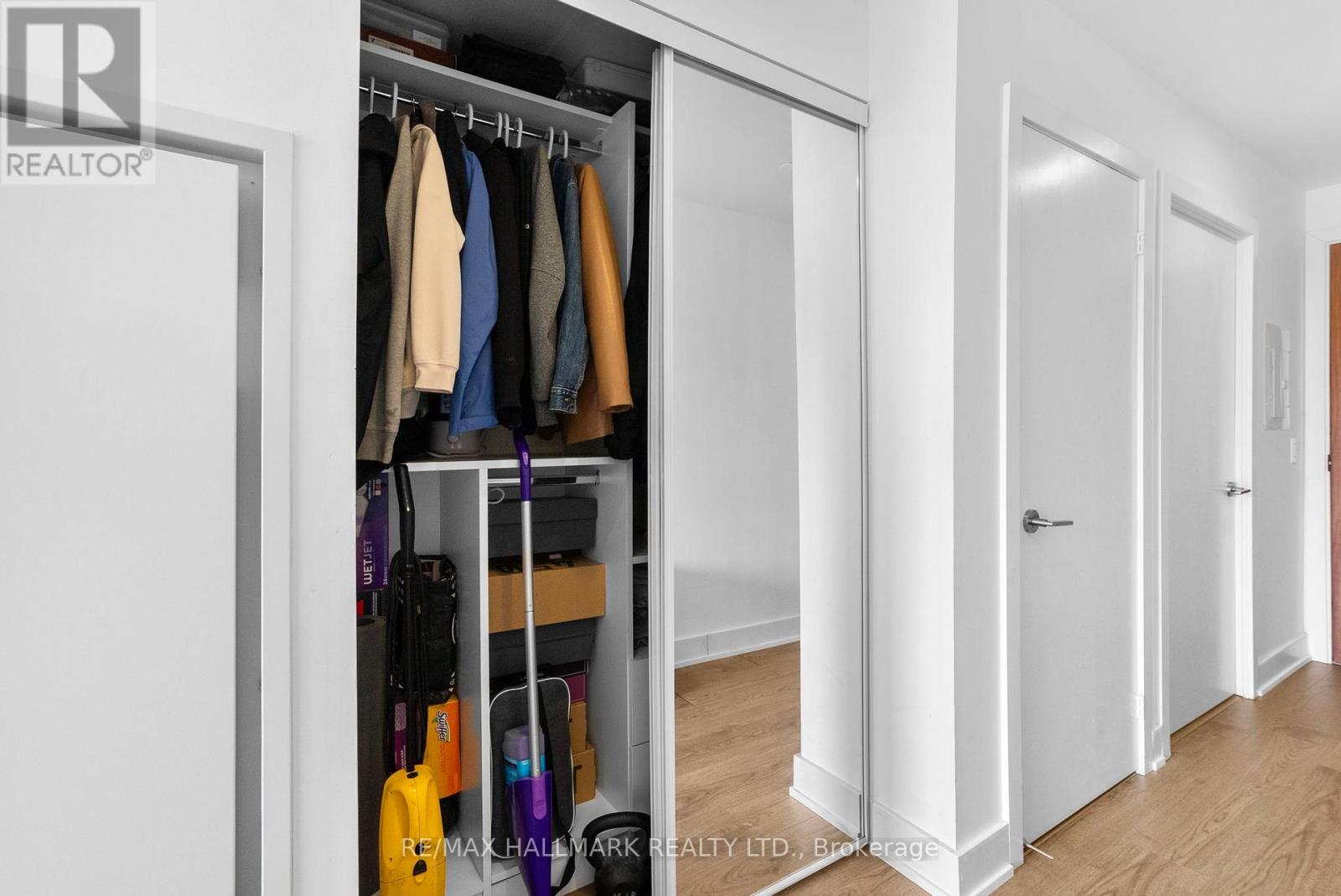 411 - 170 Chiltern Hill Road, Toronto, Ontario  M6C 0A9 - Photo 7 - C12925830