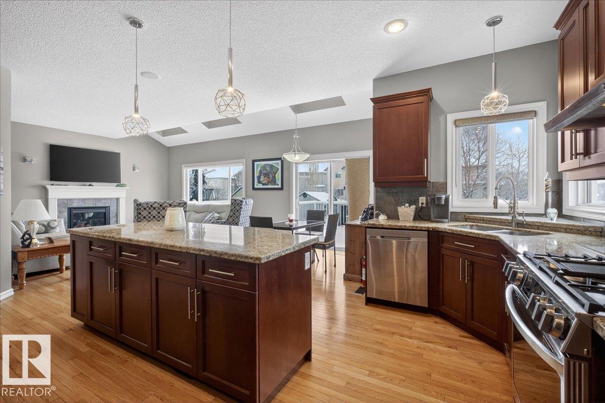 942 Chahley Cr Nw, Edmonton, Alberta  T6M 0E2 - Photo 10 - E4479237