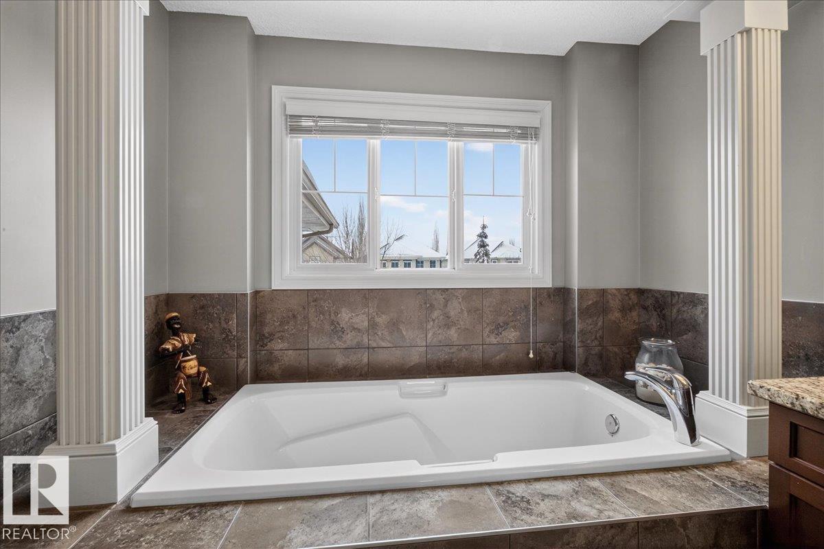 942 Chahley Cr Nw, Edmonton, Alberta  T6M 0E2 - Photo 32 - E4479237