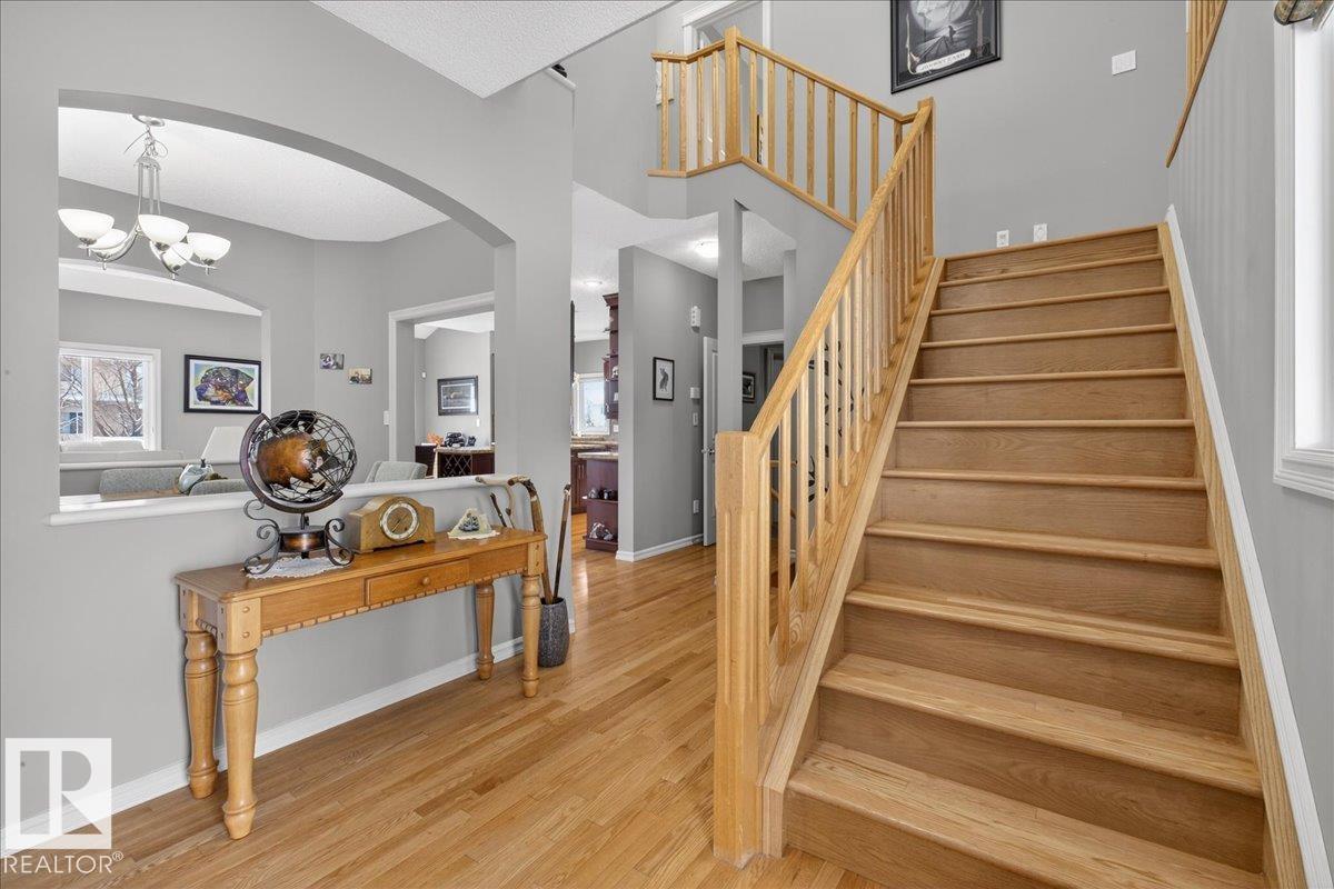 942 Chahley Cr Nw, Edmonton, Alberta  T6M 0E2 - Photo 5 - E4479237