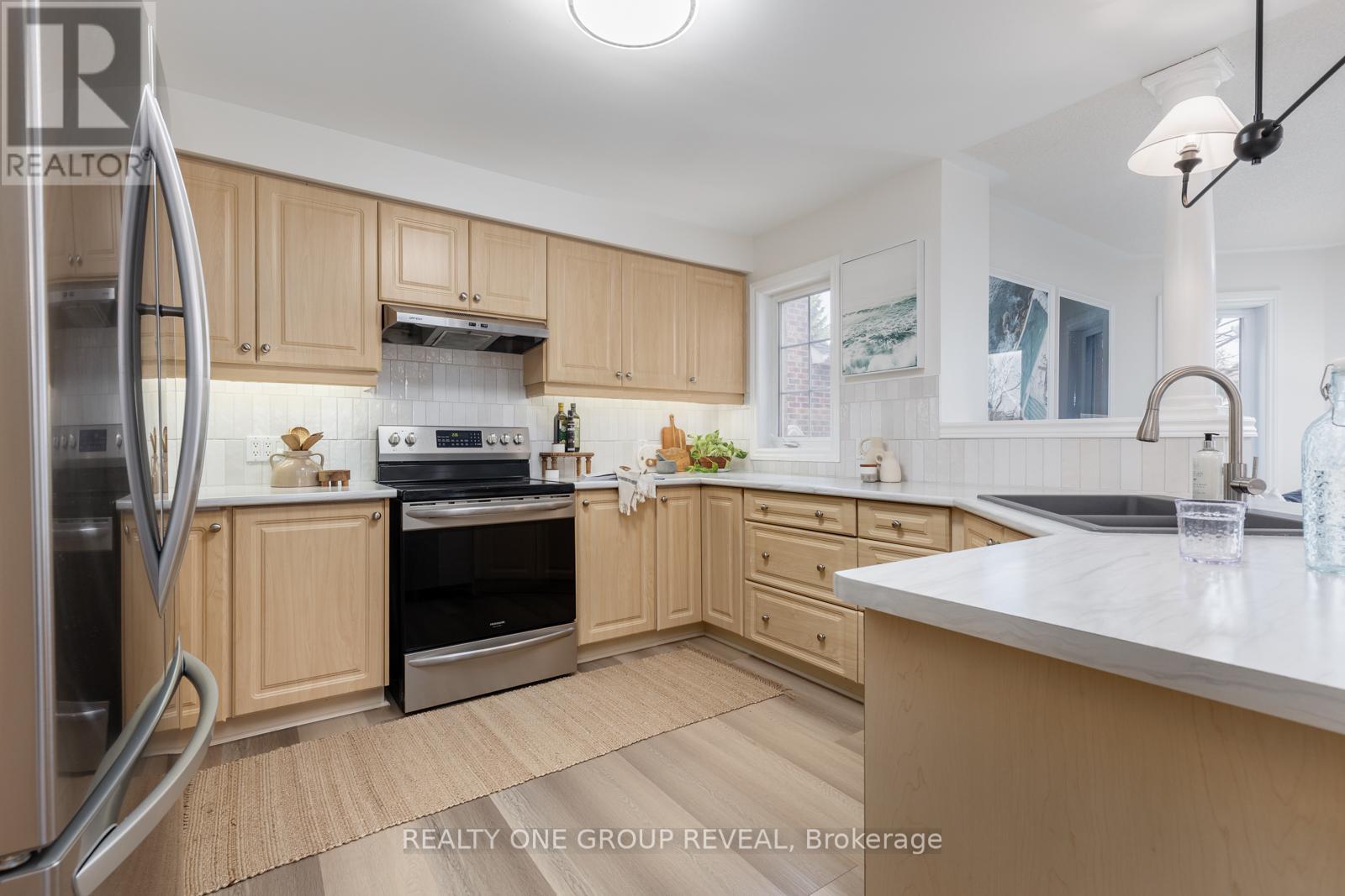 28 Robert Attersley Drive W, Whitby, Ontario  L1R 3B2 - Photo 11 - E12925750