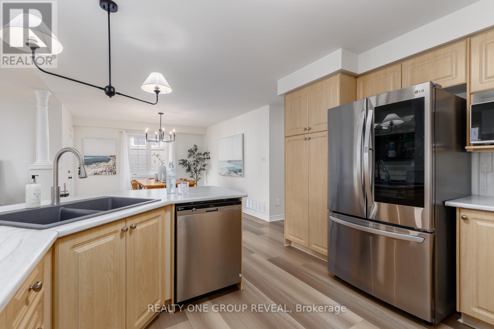 28 Robert Attersley Drive W, Whitby, Ontario  L1R 3B2 - Photo 12 - E12925750