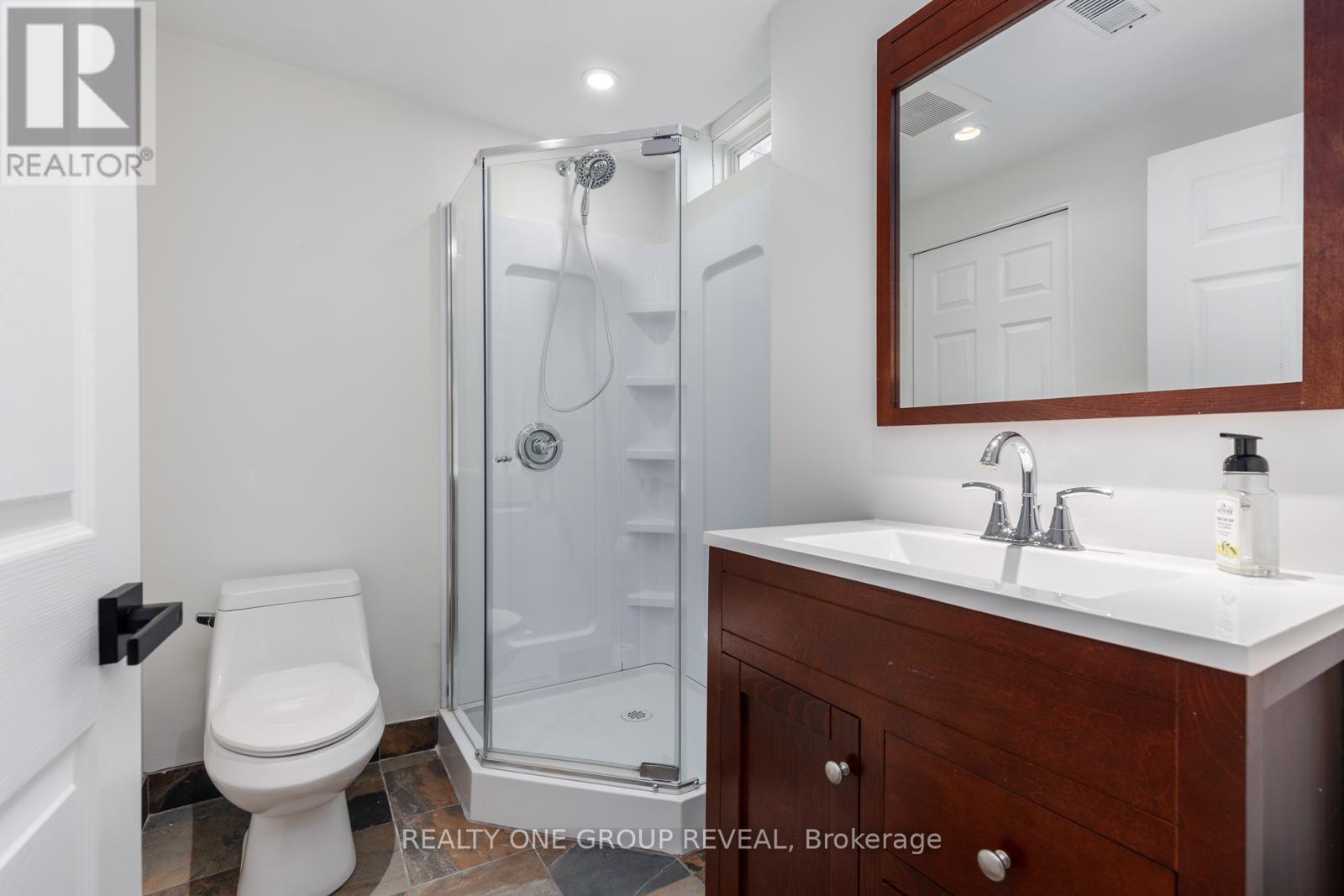 28 Robert Attersley Drive W, Whitby, Ontario  L1R 3B2 - Photo 33 - E12925750