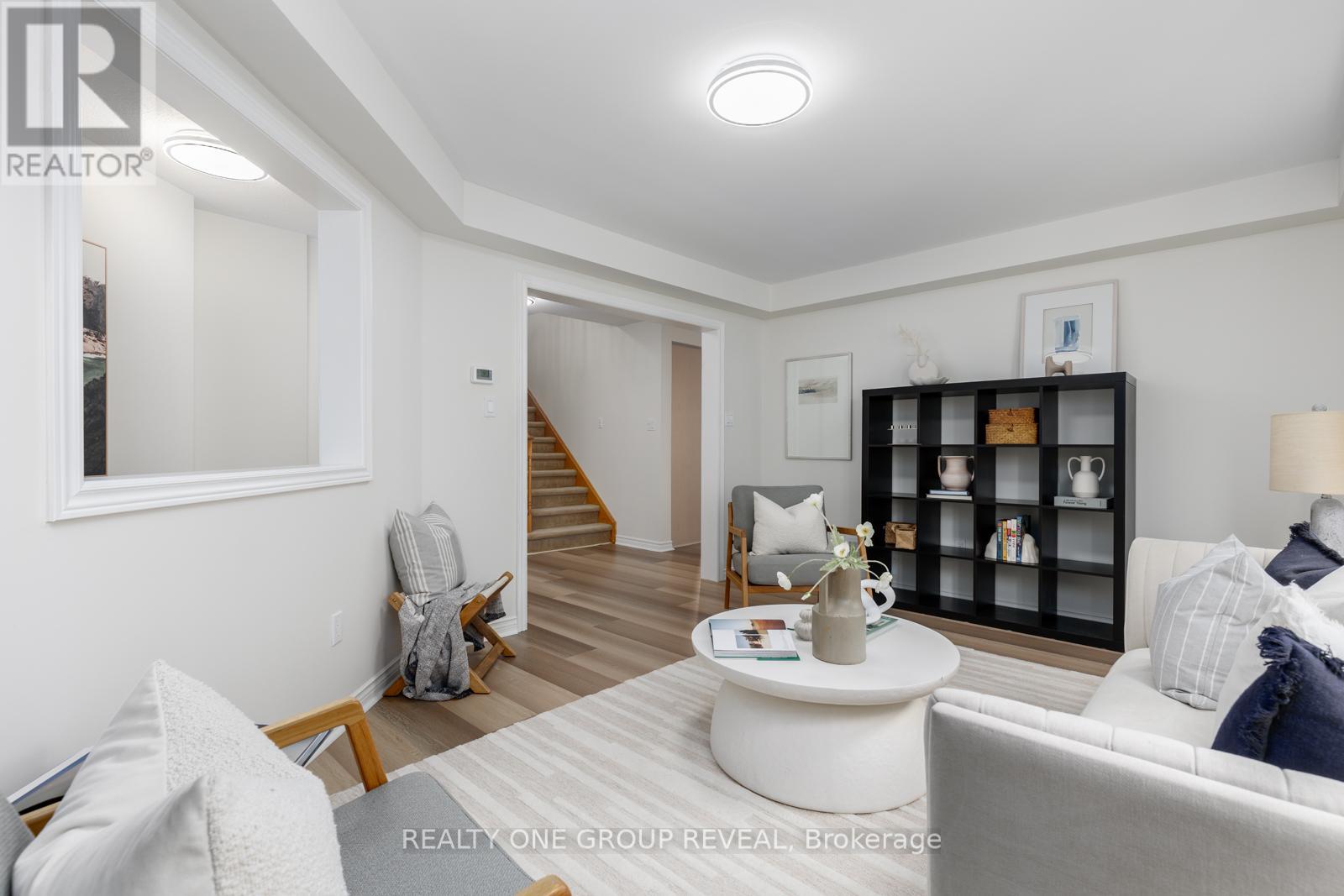 28 Robert Attersley Drive W, Whitby, Ontario  L1R 3B2 - Photo 4 - E12925750