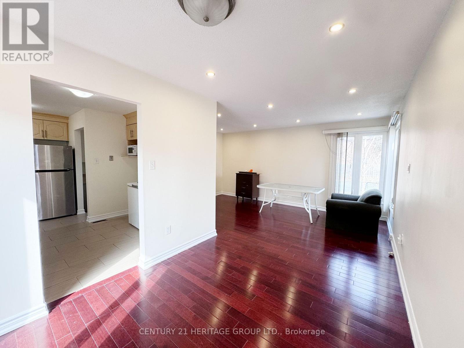 Upper - 1 Muirlands Drive, Toronto, Ontario  M1V 2B3 - Photo 12 - E12925788