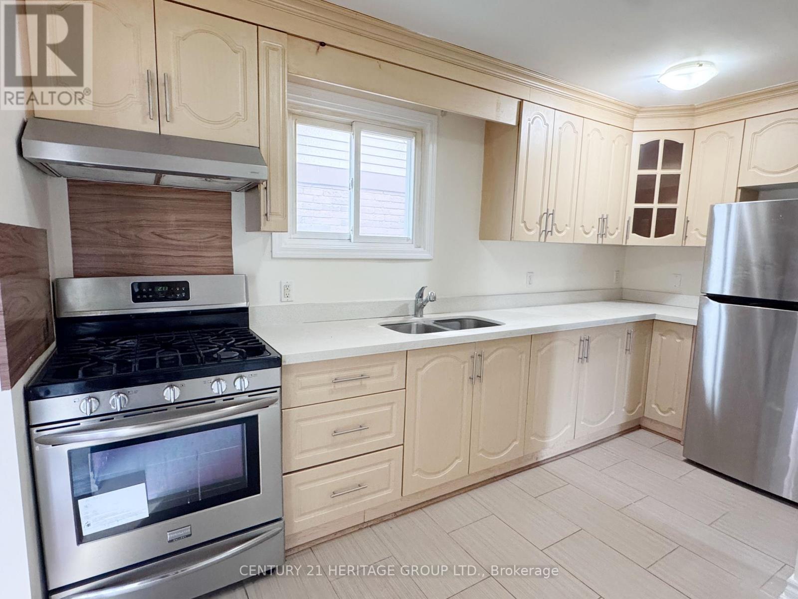 Upper - 1 Muirlands Drive, Toronto, Ontario  M1V 2B3 - Photo 15 - E12925788