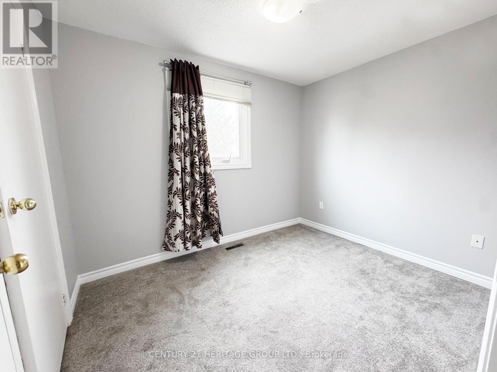 Upper - 1 Muirlands Drive, Toronto, Ontario  M1V 2B3 - Photo 29 - E12925788