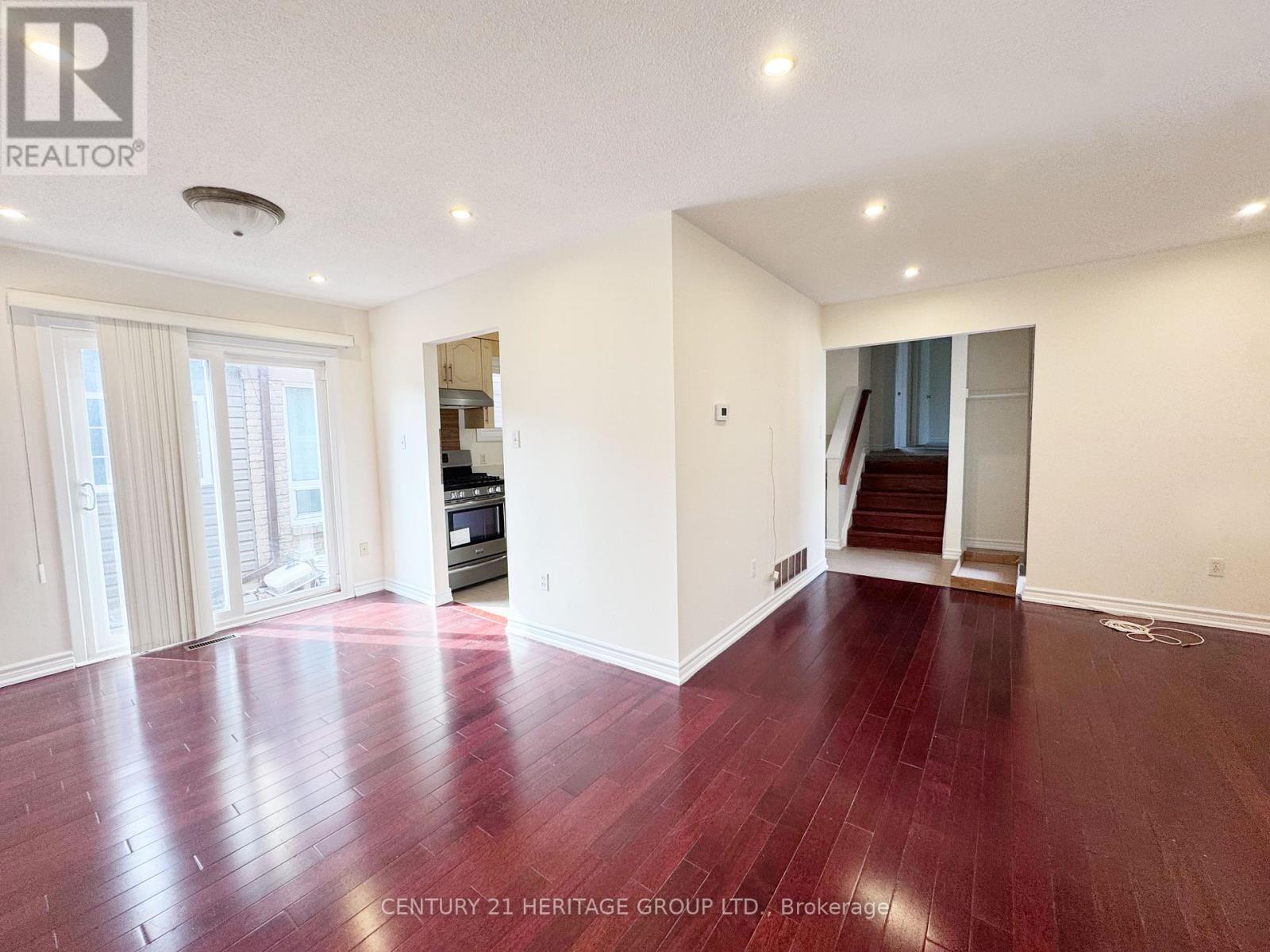 Upper - 1 Muirlands Drive, Toronto, Ontario  M1V 2B3 - Photo 5 - E12925788