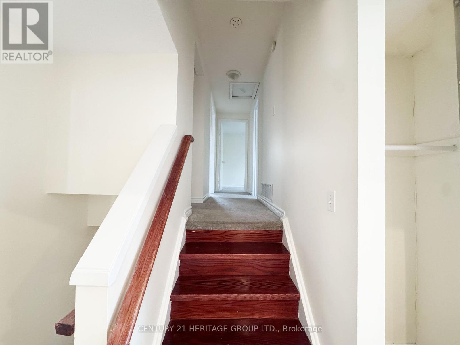 Upper - 1 Muirlands Drive, Toronto, Ontario  M1V 2B3 - Photo 7 - E12925788