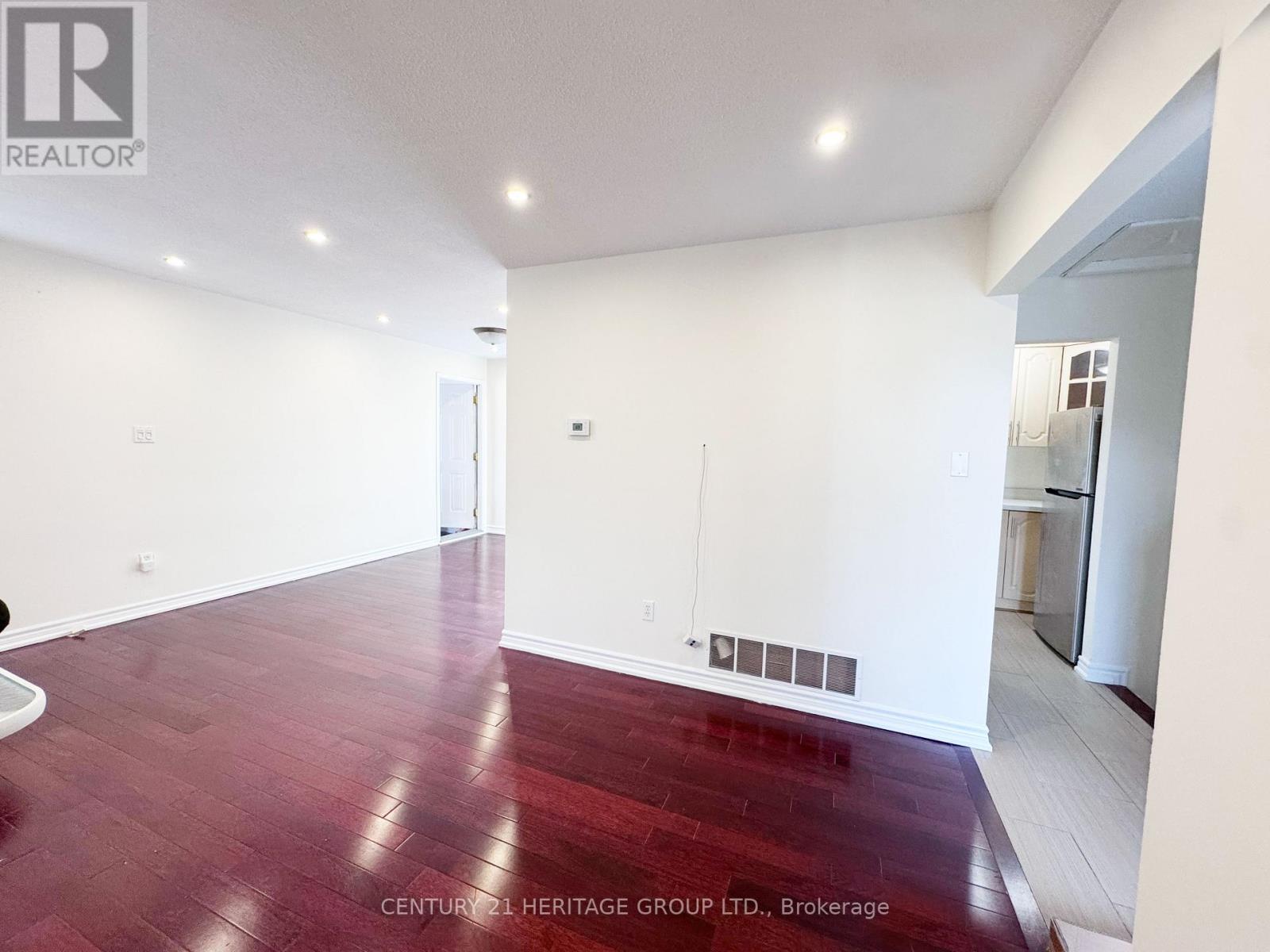 Upper - 1 Muirlands Drive, Toronto, Ontario  M1V 2B3 - Photo 9 - E12925788