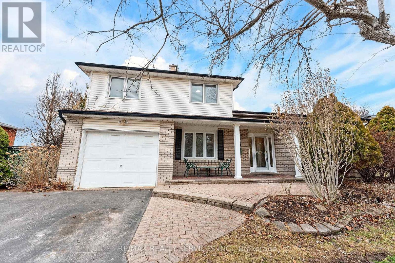 13 Strathy Road, Ajax, Ontario  L1S 2T9 - Photo 2 - E12925832