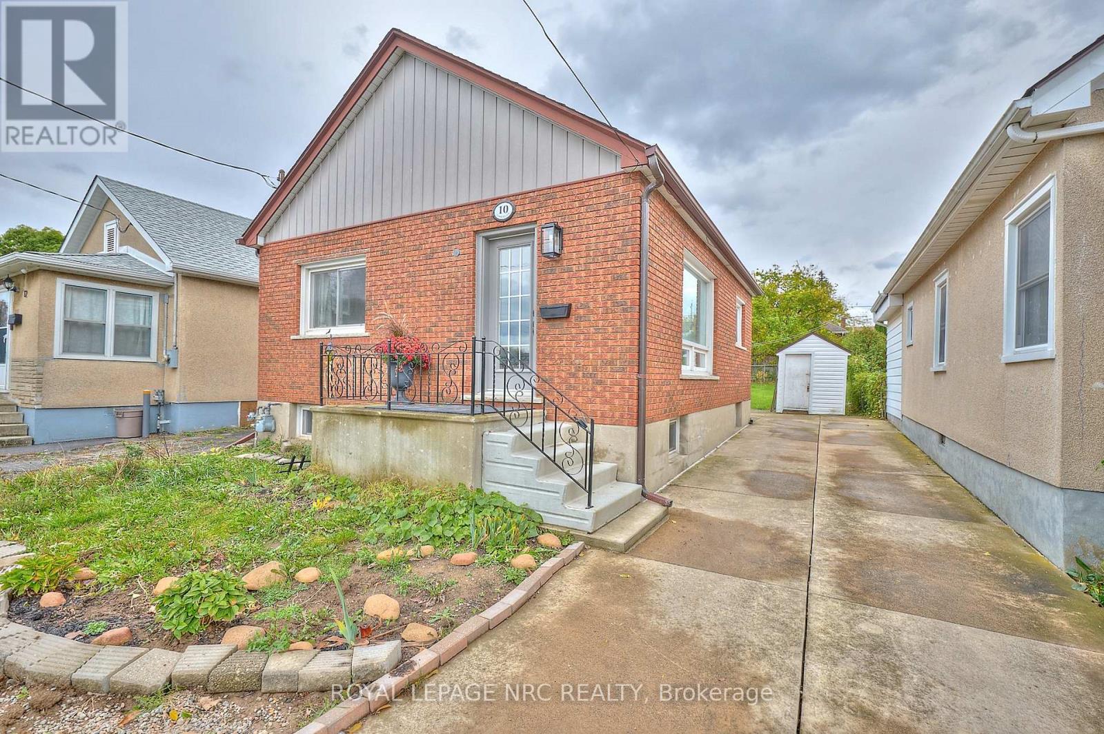 10 Fairburn Avenue, St. Catharines, Ontario  L2T 1B2 - Photo 2 - X12925820