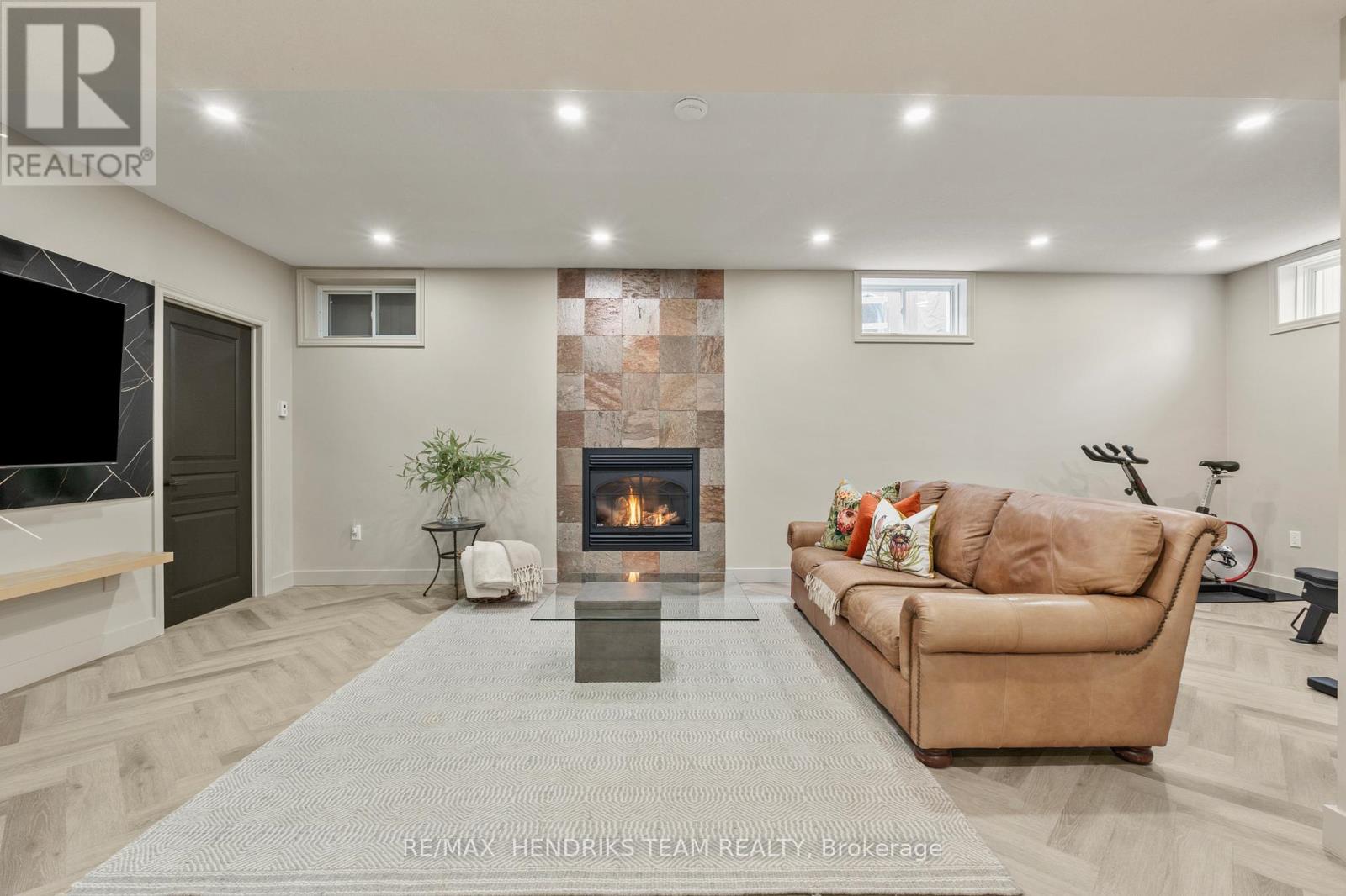 8152 Westminster Drive, Niagara Falls, Ontario  L2H 2Y8 - Photo 25 - X12925854