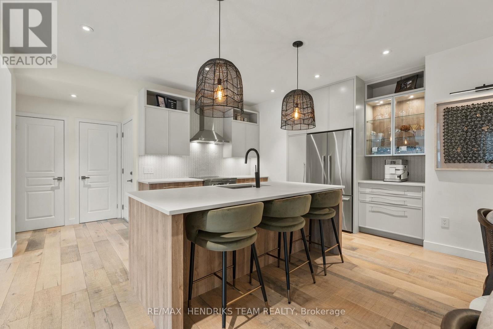 8152 Westminster Drive, Niagara Falls, Ontario  L2H 2Y8 - Photo 9 - X12925854