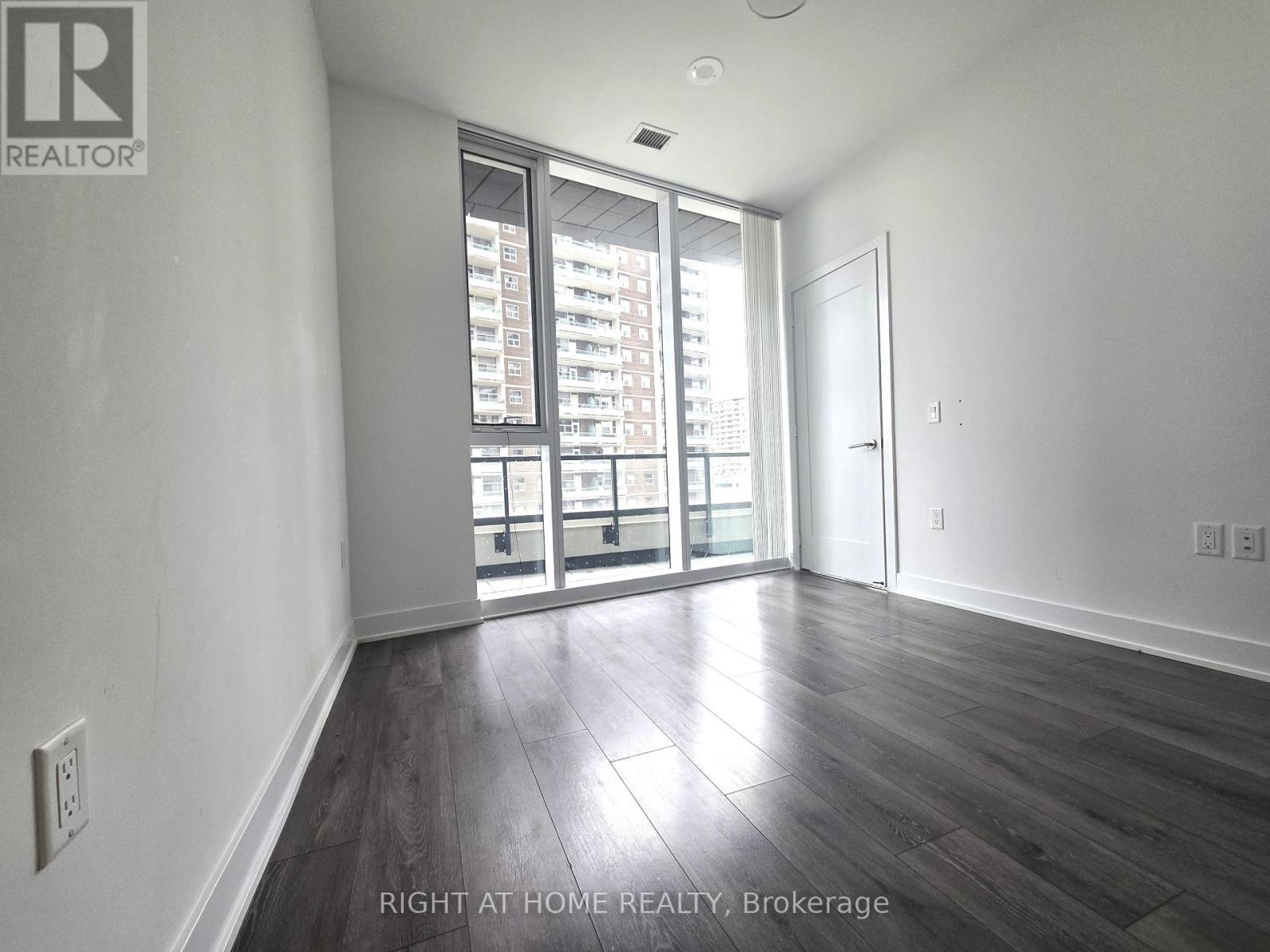 419 - 585 Bloor Street E, Toronto, Ontario  M4W 0B3 - Photo 8 - C12874522