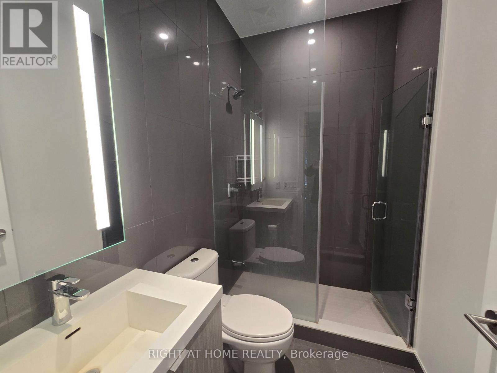 419 - 585 Bloor Street E, Toronto, Ontario  M4W 0B3 - Photo 10 - C12920996