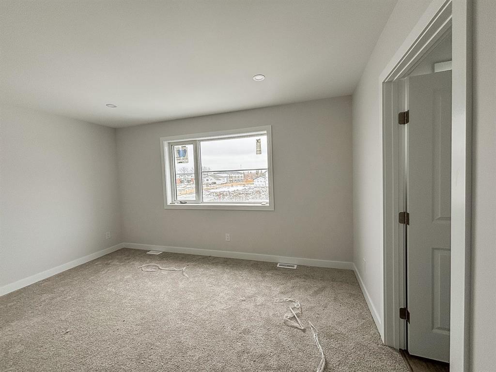 154 Sterling Crescent, Steinbach, Manitoba  R5G 2P9 - Photo 9 - 202603251