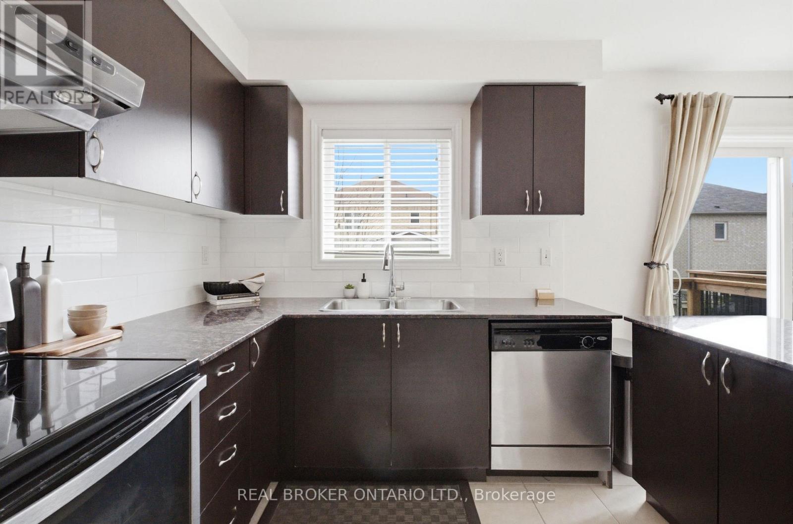 35 Harvest Hills Boulevard, East Gwillimbury, Ontario  L9N 0A6 - Photo 17 - N12925770