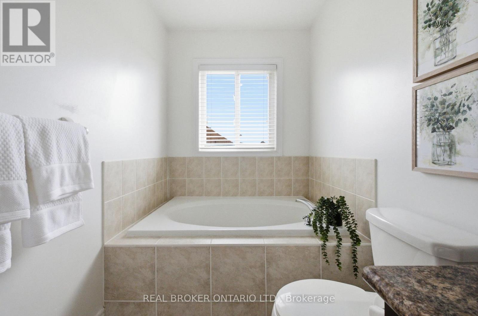 35 Harvest Hills Boulevard, East Gwillimbury, Ontario  L9N 0A6 - Photo 24 - N12925770