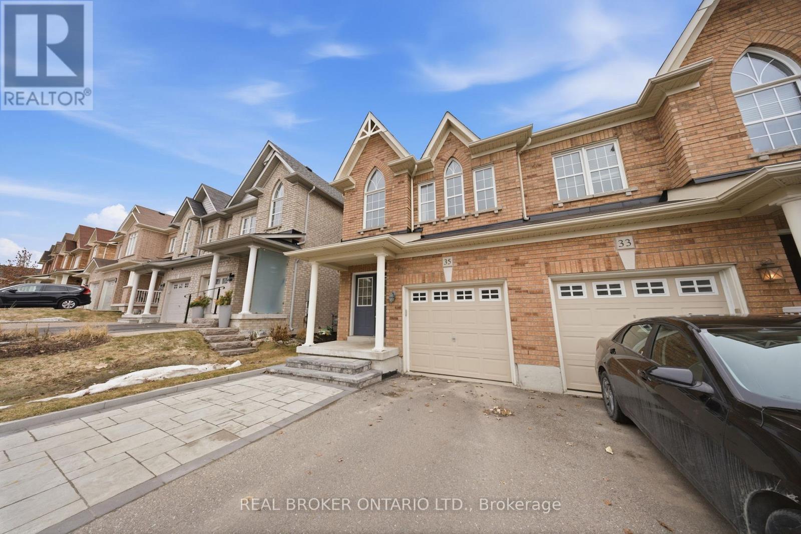 35 Harvest Hills Boulevard, East Gwillimbury, Ontario  L9N 0A6 - Photo 4 - N12925770