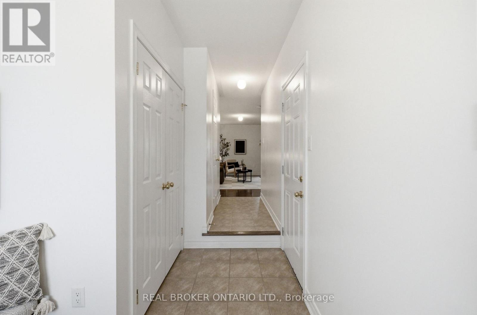 35 Harvest Hills Boulevard, East Gwillimbury, Ontario  L9N 0A6 - Photo 5 - N12925770