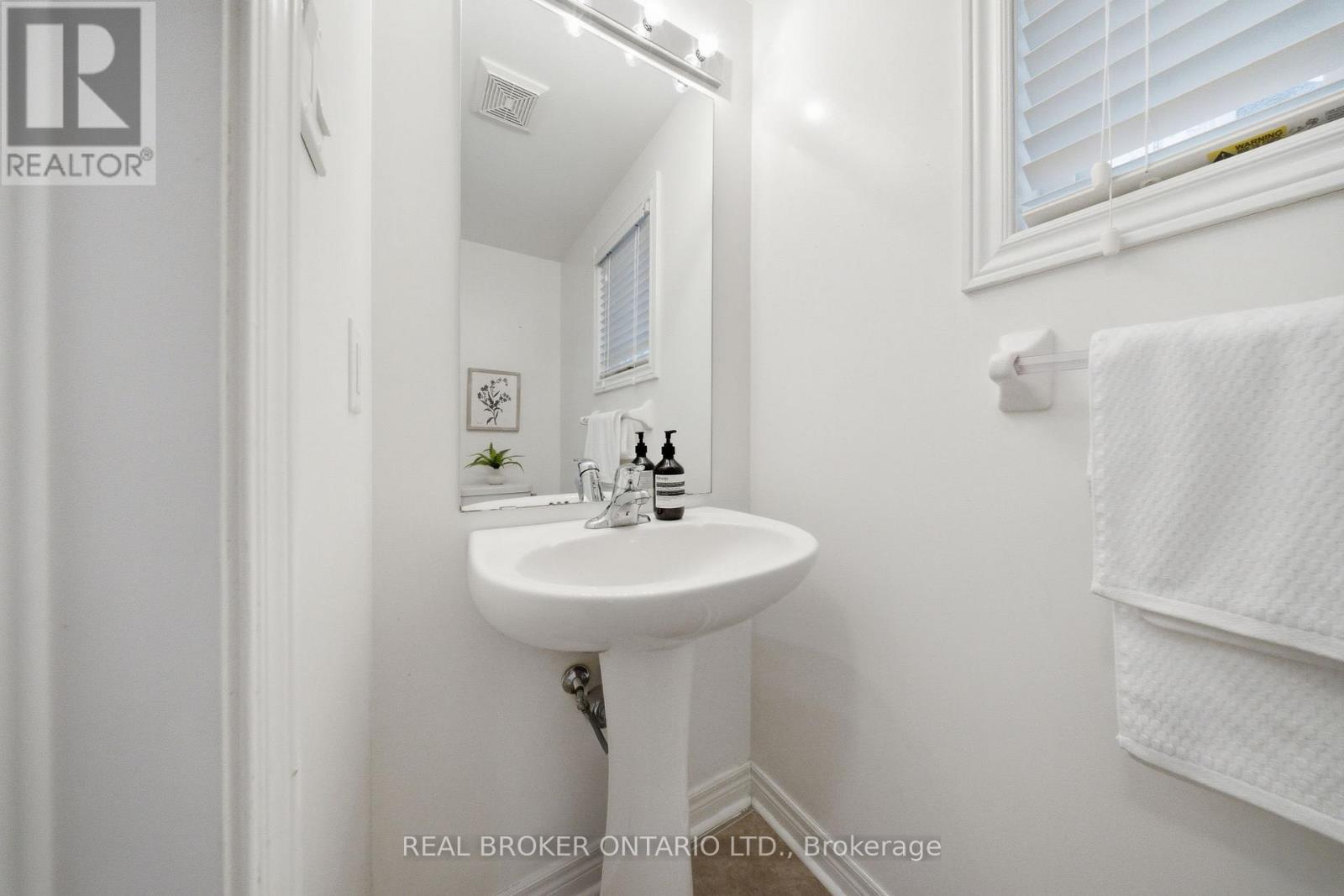 35 Harvest Hills Boulevard, East Gwillimbury, Ontario  L9N 0A6 - Photo 6 - N12925770