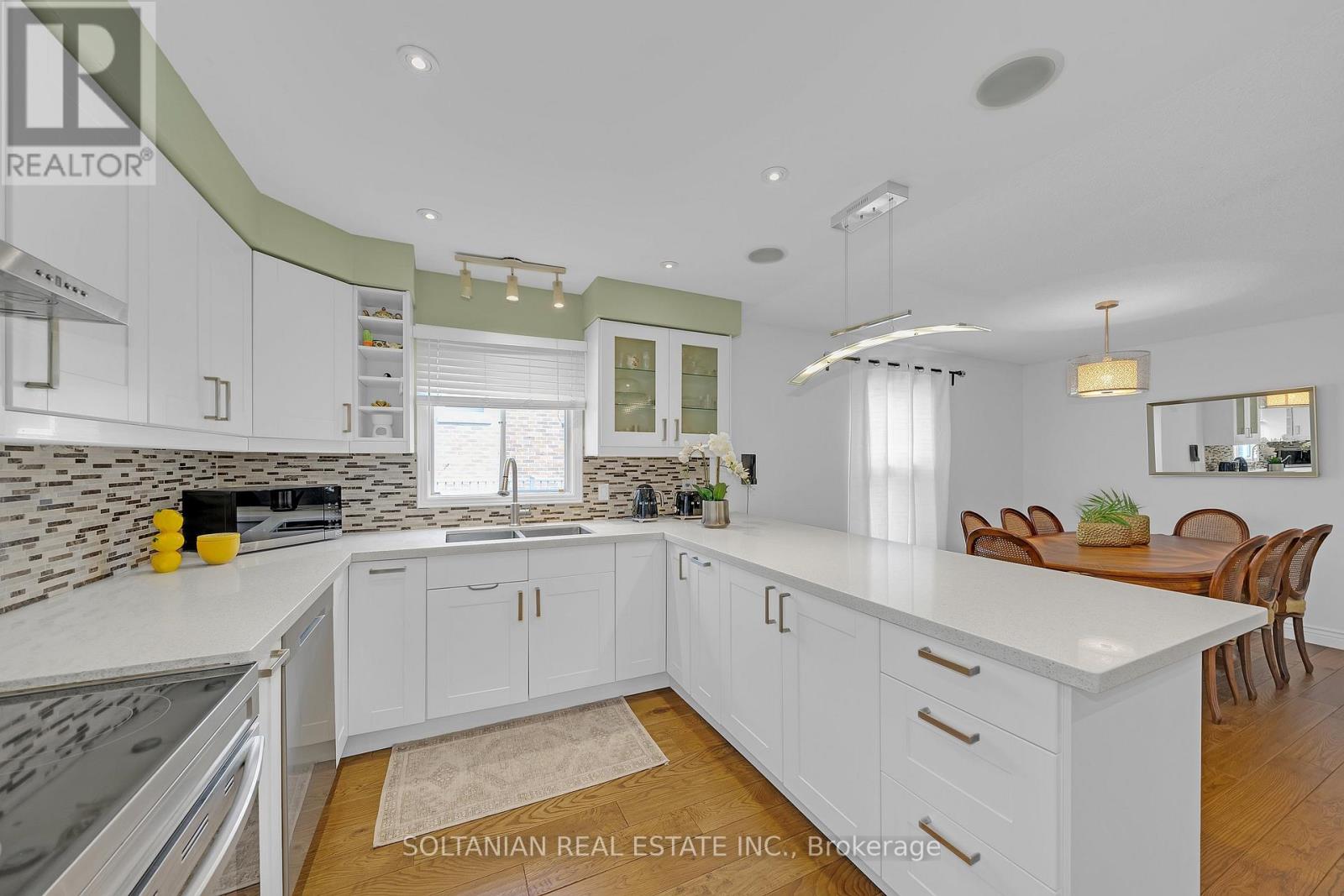 54 Braeburn Drive, Markham (Aileen-Willowbrook), Ontario  L3T 4W8 - Photo 13 - N12925776