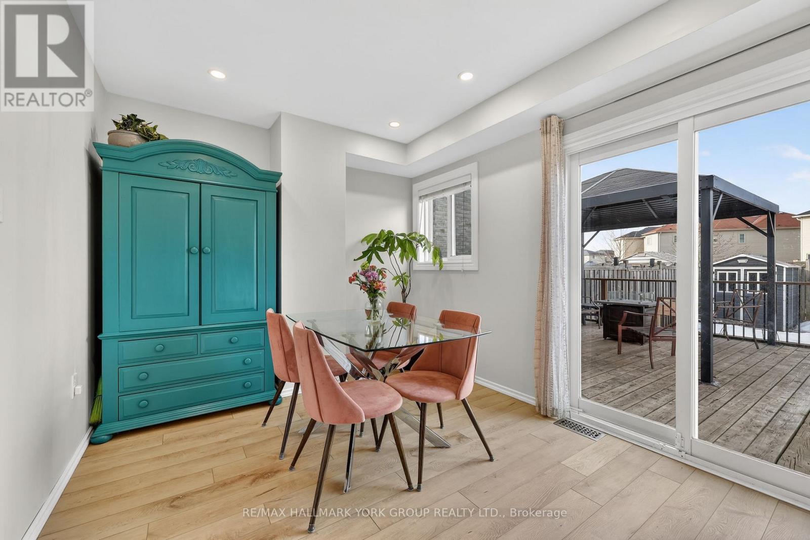 17 Lookout Street, Essa, Ontario  L3W 0C3 - Photo 6 - N12925860