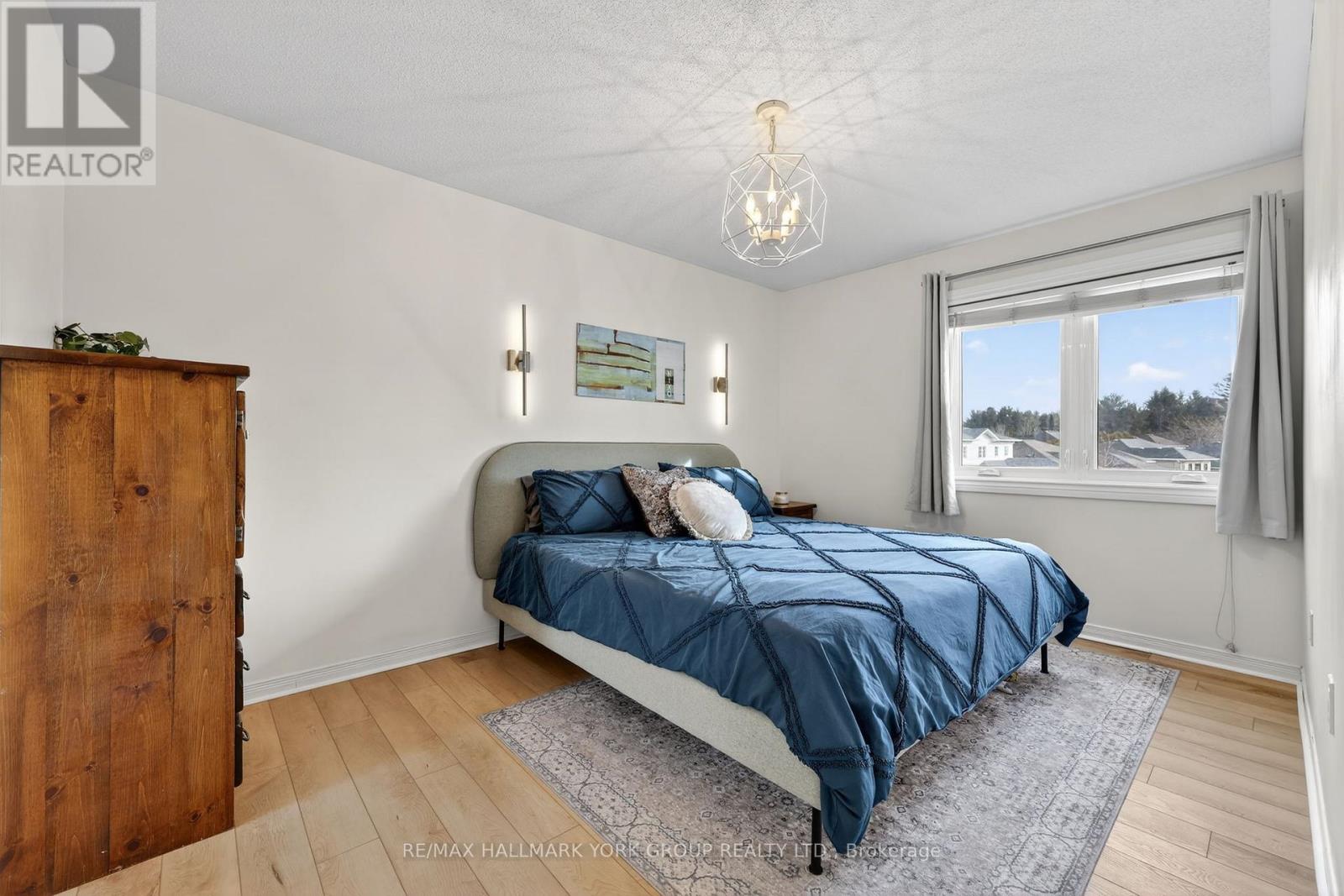 17 Lookout Street, Essa, Ontario  L3W 0C3 - Photo 7 - N12925860