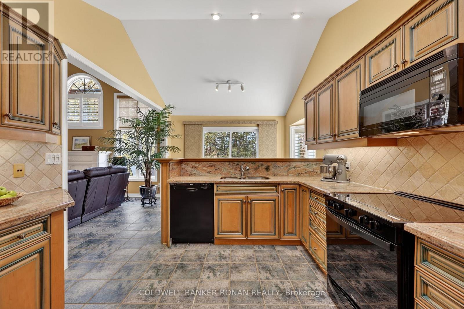 19 Bella Vista Trail, New Tecumseth, Ontario  L9R 2B3 - Photo 16 - N12925862