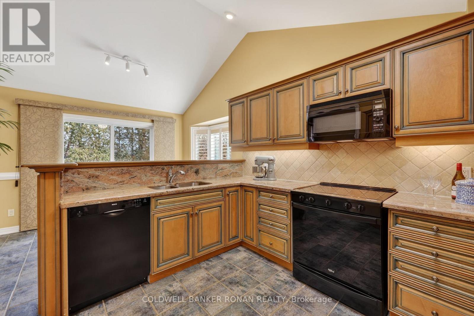 19 Bella Vista Trail, New Tecumseth, Ontario  L9R 2B3 - Photo 17 - N12925862