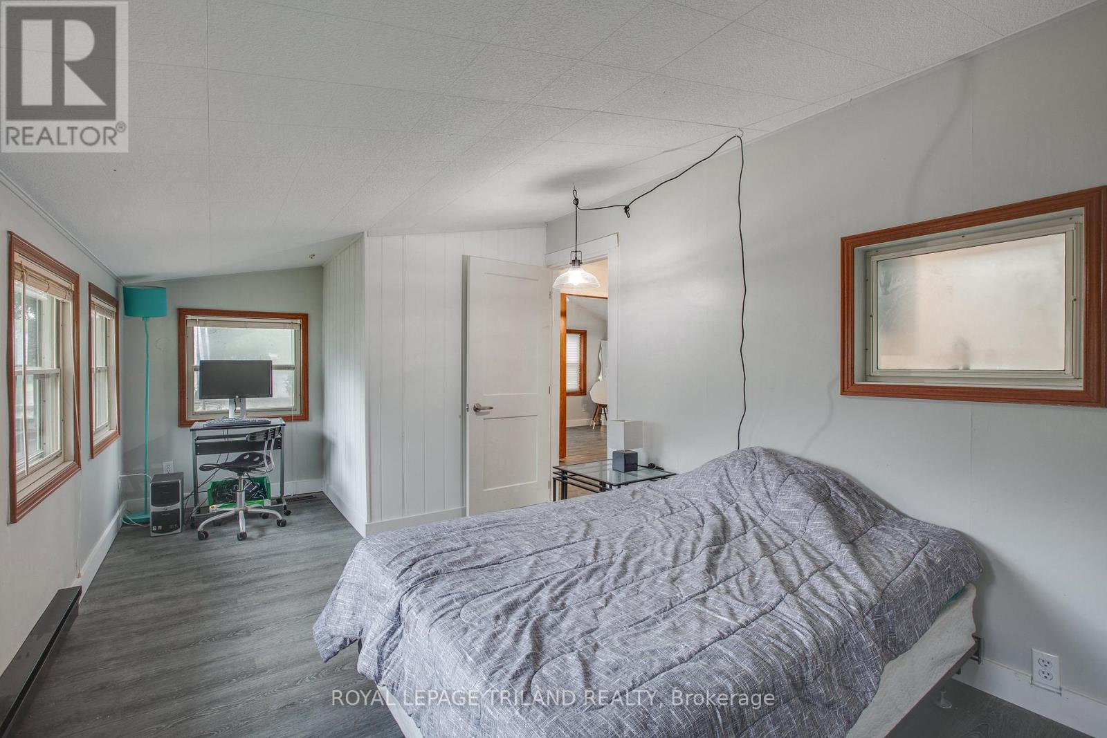 7575 Biddulph Street, Lambton Shores, Ontario  N0M 2L0 - Photo 12 - X12925464