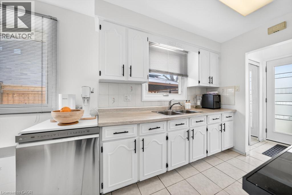 19 Glen Forest Drive, Hamilton, Ontario  L8K 5V7 - Photo 5 - 40815357