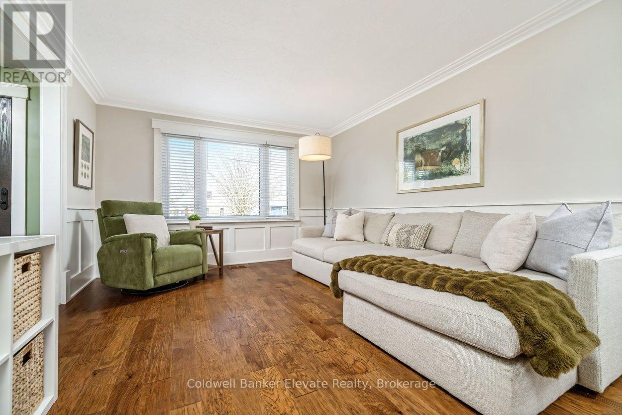 268 Peel Street, Halton Hills, Ontario  L7J 1M8 - Photo 13 - W12925766