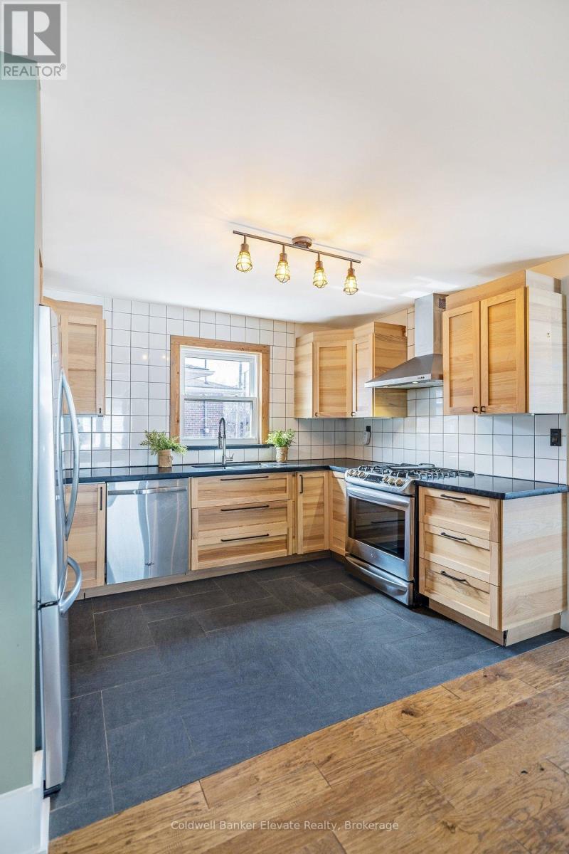 268 Peel Street, Halton Hills, Ontario  L7J 1M8 - Photo 18 - W12925766