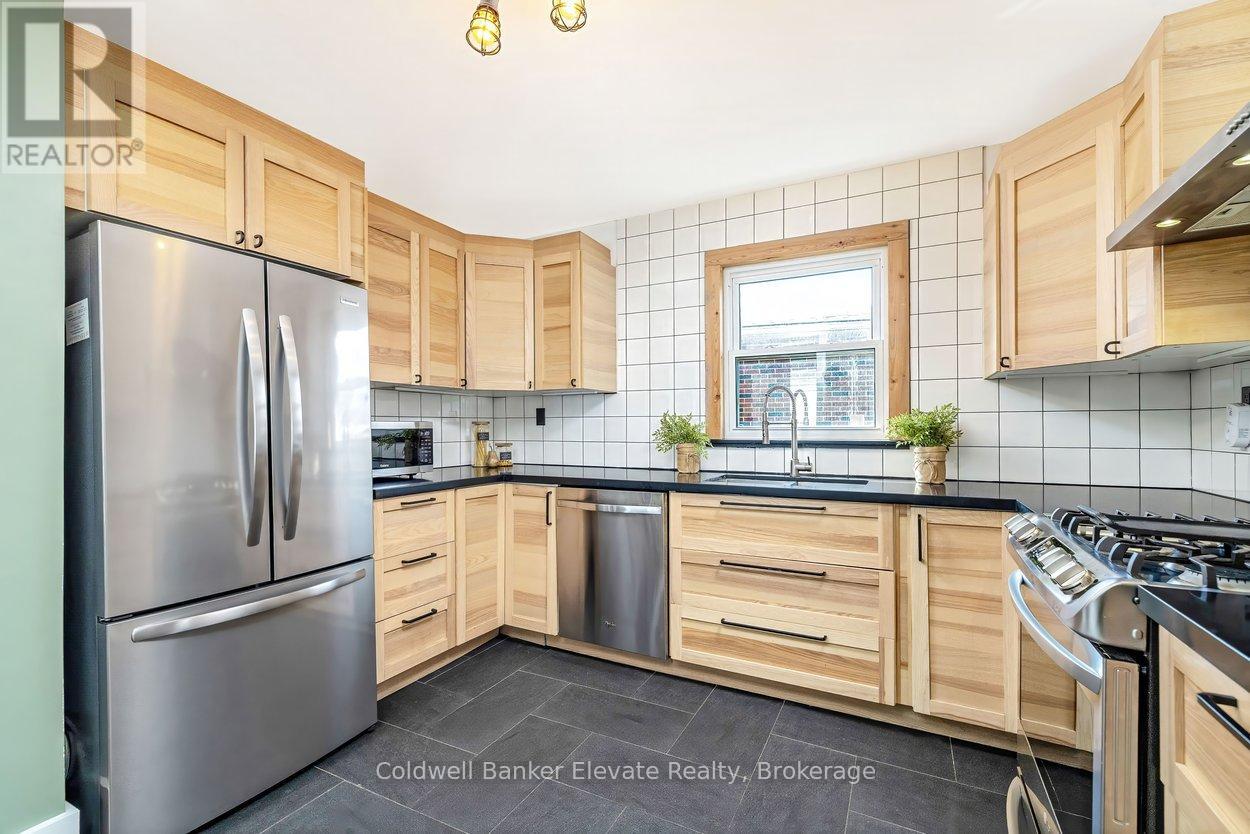 268 Peel Street, Halton Hills, Ontario  L7J 1M8 - Photo 19 - W12925766