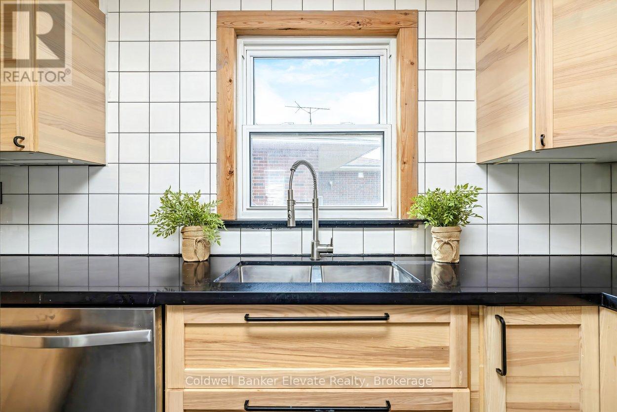 268 Peel Street, Halton Hills, Ontario  L7J 1M8 - Photo 20 - W12925766