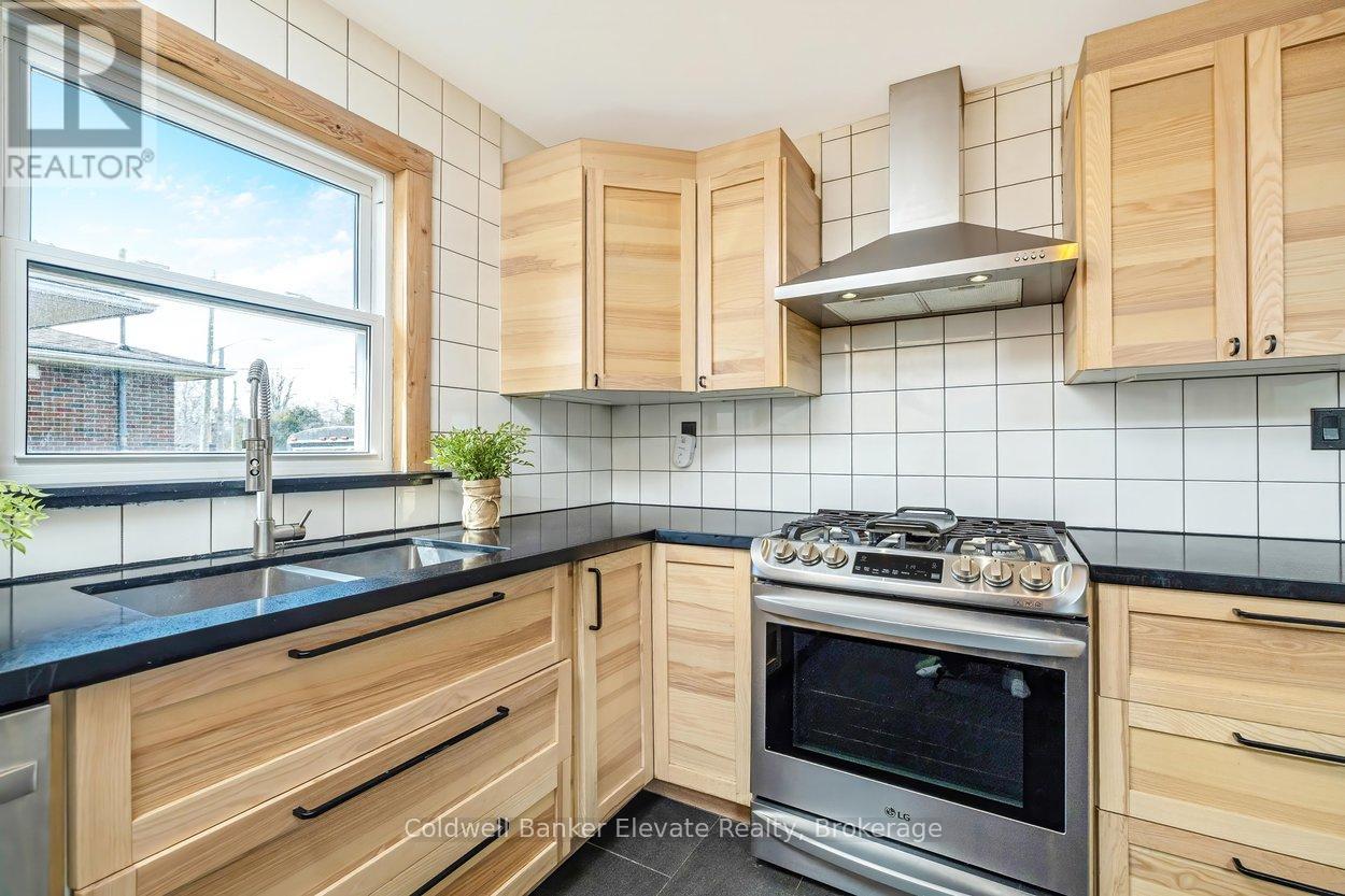 268 Peel Street, Halton Hills, Ontario  L7J 1M8 - Photo 21 - W12925766