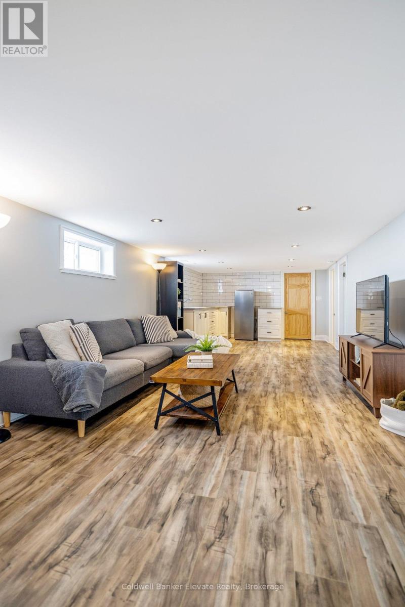 268 Peel Street, Halton Hills, Ontario  L7J 1M8 - Photo 32 - W12925766