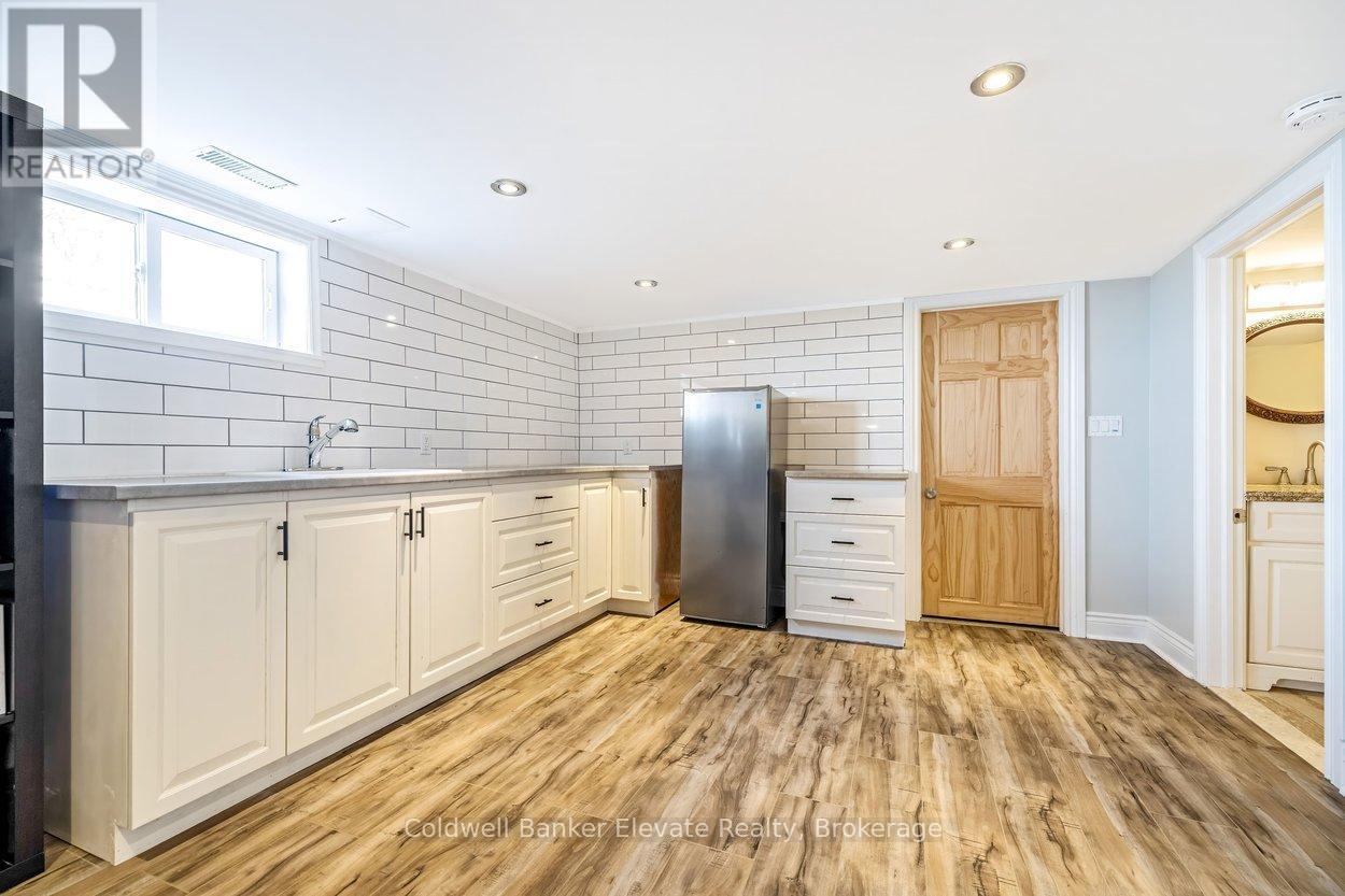 268 Peel Street, Halton Hills, Ontario  L7J 1M8 - Photo 35 - W12925766