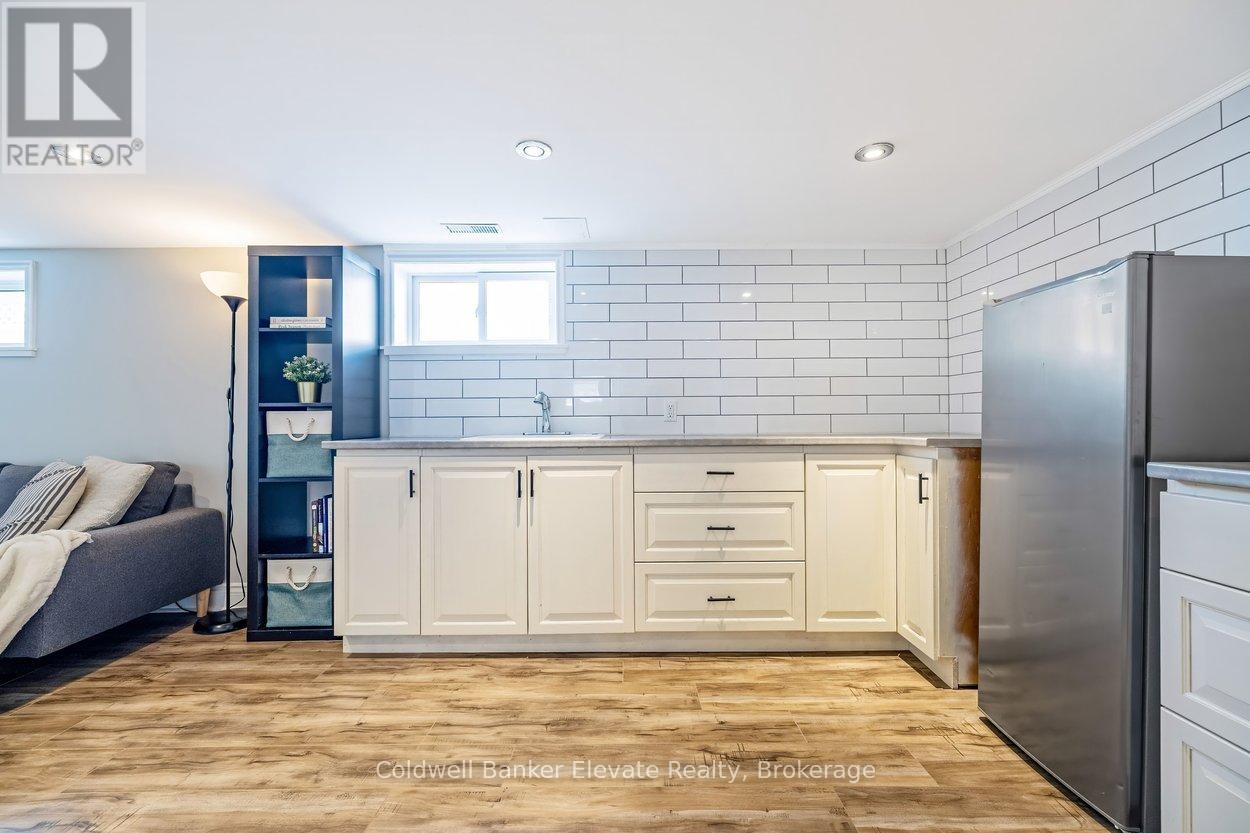 268 Peel Street, Halton Hills, Ontario  L7J 1M8 - Photo 36 - W12925766