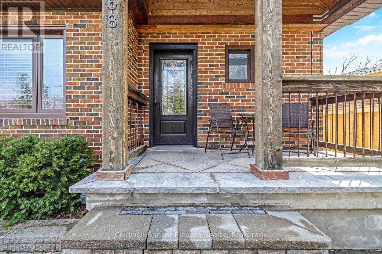 268 Peel Street, Halton Hills, Ontario  L7J 1M8 - Photo 7 - W12925766