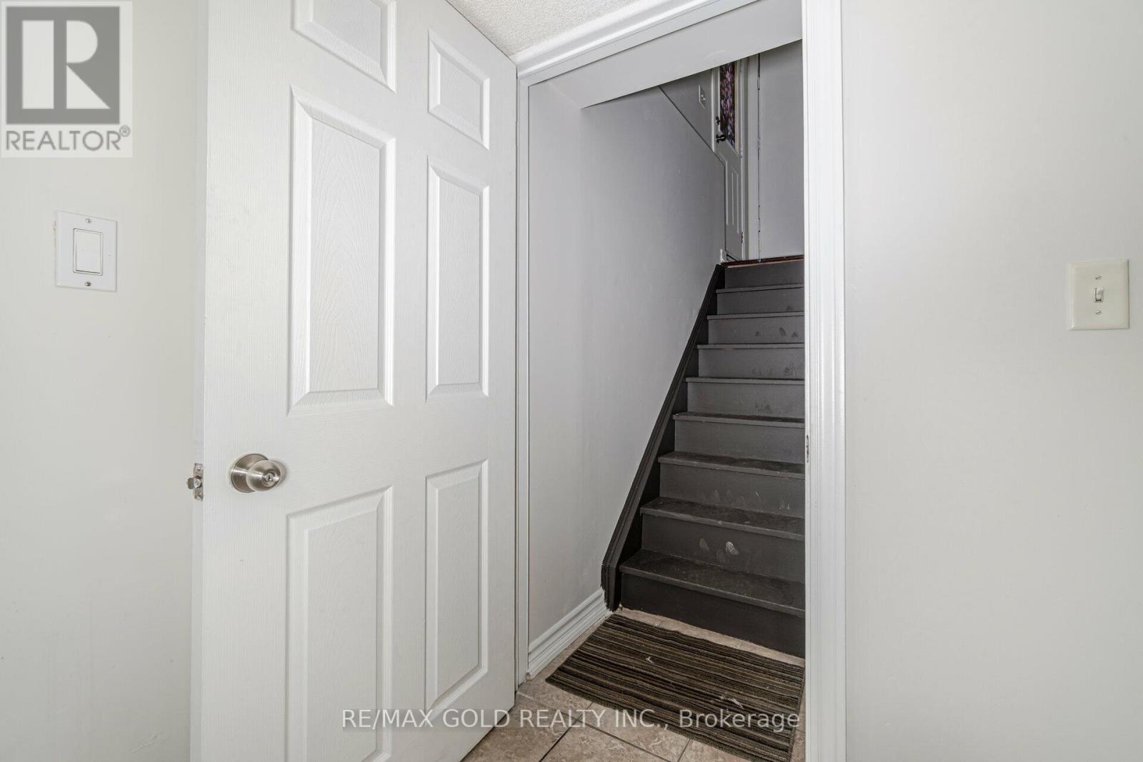 29 Ocean Ridge Drive, Brampton, Ontario  L6R 3K5 - Photo 11 - W12925784