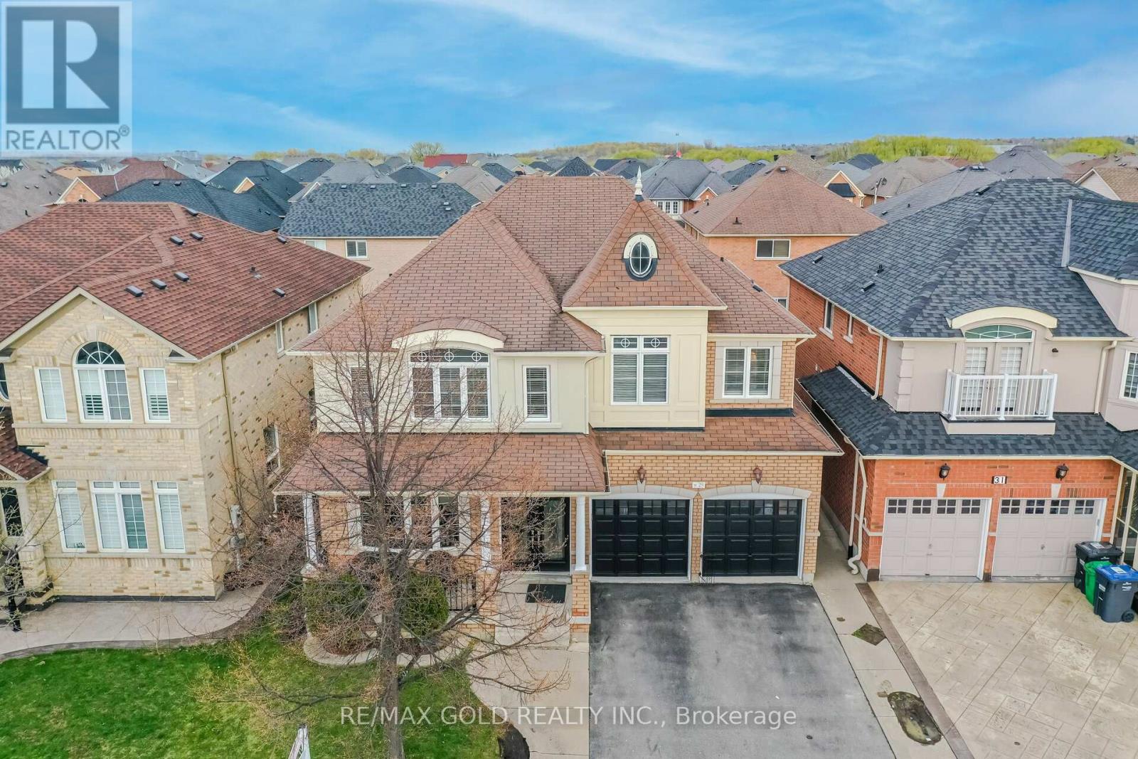 29 Ocean Ridge Drive, Brampton, Ontario  L6R 3K5 - Photo 3 - W12925784